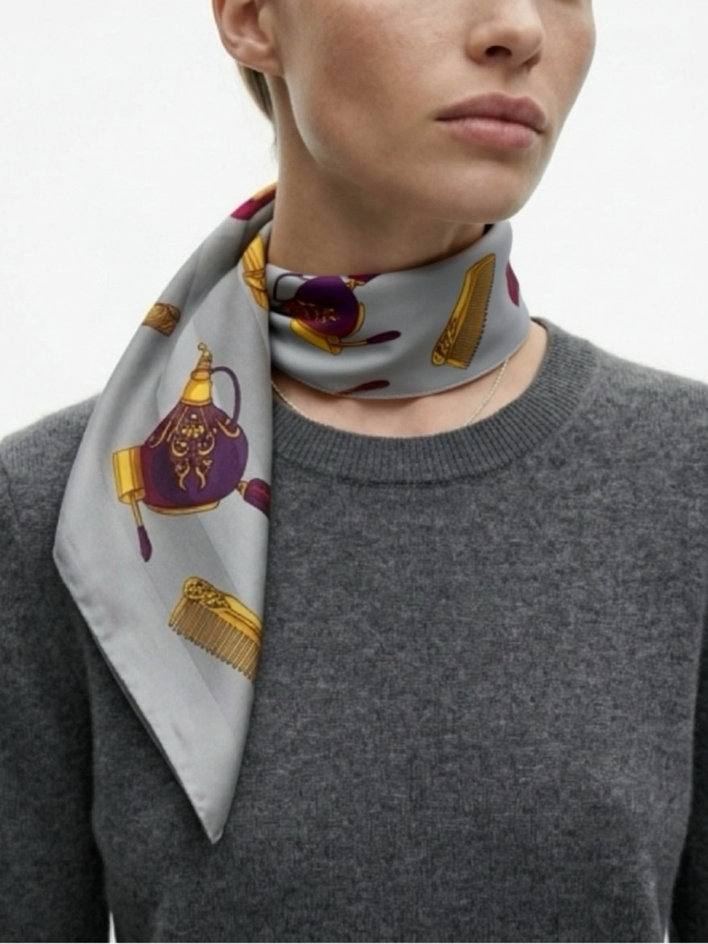 Vintage Gray Neckerchief with Purple & Gold‎ Print Make Up Made in Italy 🇮🇹